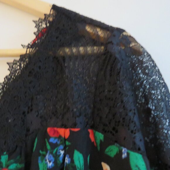 BY ANTHROPOLOGIE Lacy V-Neck Mini Dress Floral Dark Romantic Lace Size US 4 NWT - Picture 5 of 16